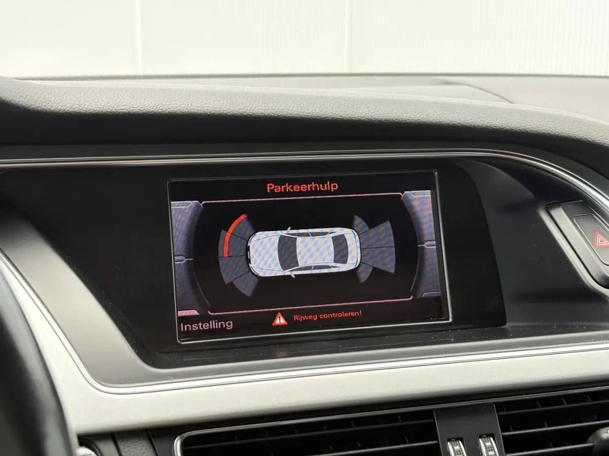 1.8 TFSI Business Edition / Trekhaak Geremd 1.500 kg / Navigatie / Cruise control / Airco / Bi-xenon koplampen / | Bi-xenon koplampen | Cruise control | Lendesteunen (verstelbaar)