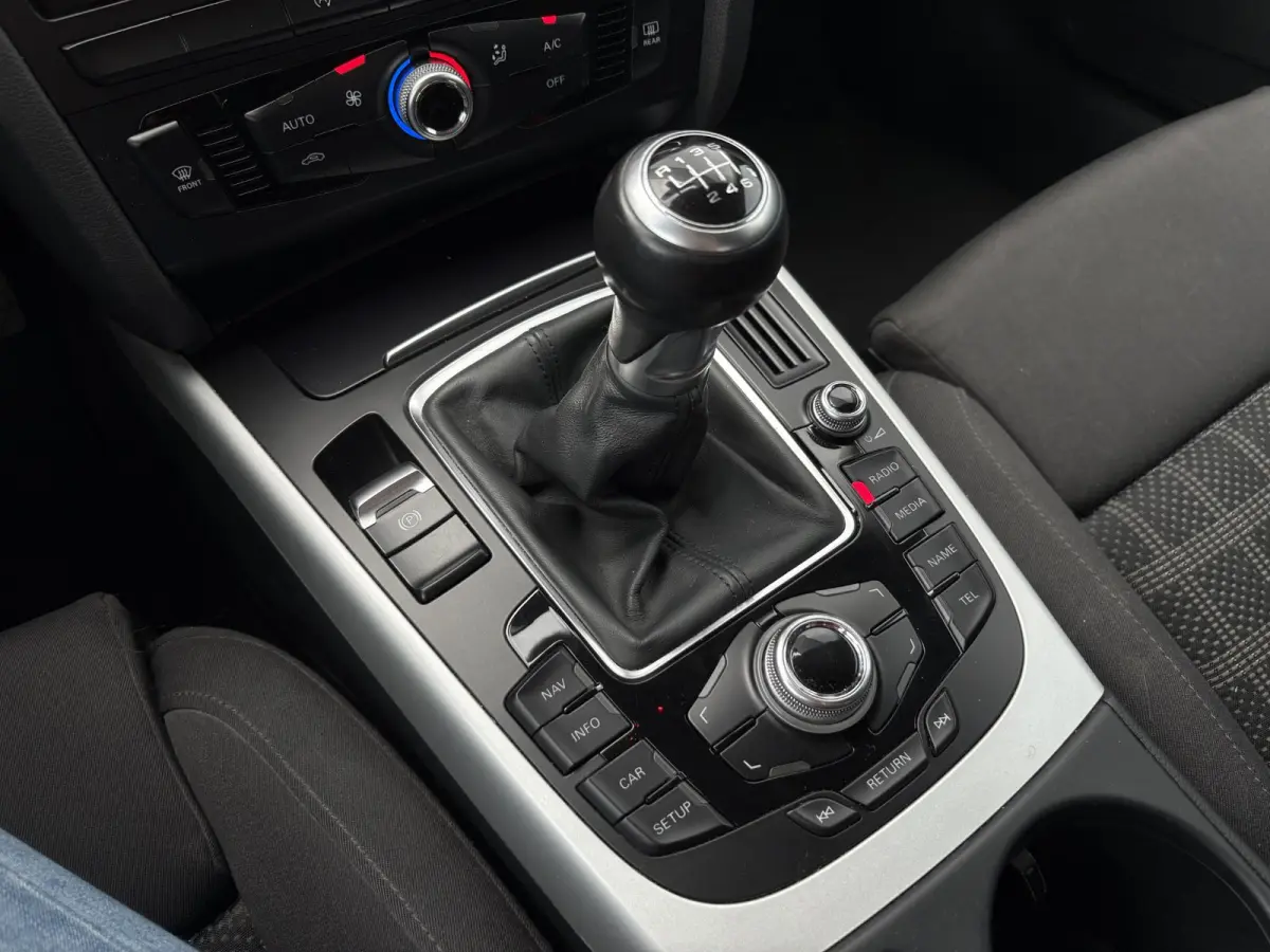 1.8 TFSI Business Edition / Trekhaak Geremd 1.500 kg / Navigatie / Cruise control / Airco / Bi-xenon koplampen / | Bi-xenon koplampen | Cruise control | Lendesteunen (verstelbaar)