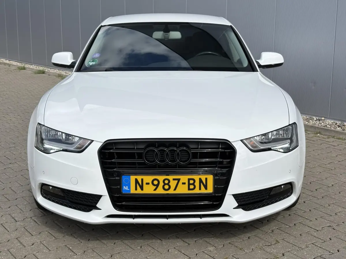 1.8 TFSI Business Edition / Trekhaak Geremd 1.500 kg / Navigatie / Cruise control / Airco / Bi-xenon koplampen / | Bi-xenon koplampen | Cruise control | Lendesteunen (verstelbaar)