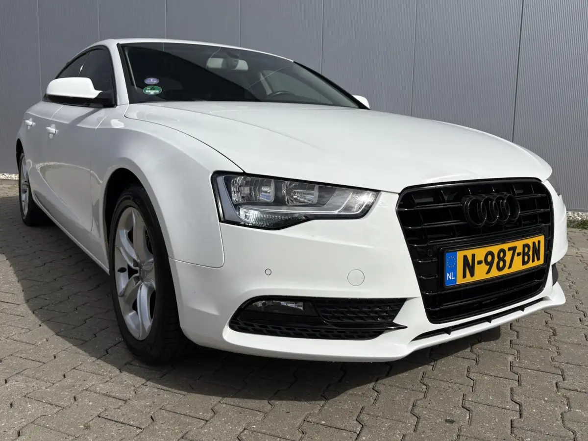 1.8 TFSI Business Edition / Trekhaak Geremd 1.500 kg / Navigatie / Cruise control / Airco / Bi-xenon koplampen / | Bi-xenon koplampen | Cruise control | Lendesteunen (verstelbaar)