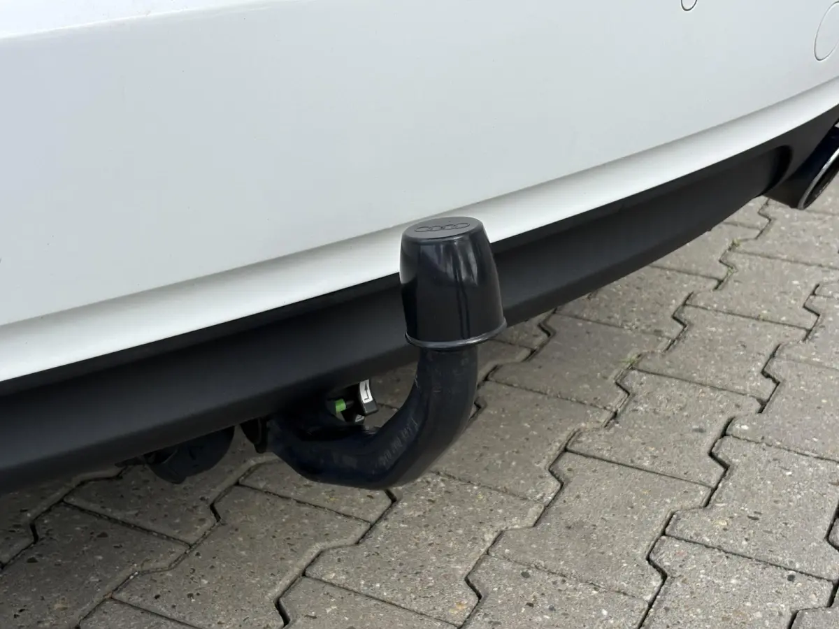 1.8 TFSI Business Edition / Trekhaak Geremd 1.500 kg / Navigatie / Cruise control / Airco / Bi-xenon koplampen / | Bi-xenon koplampen | Cruise control | Lendesteunen (verstelbaar)