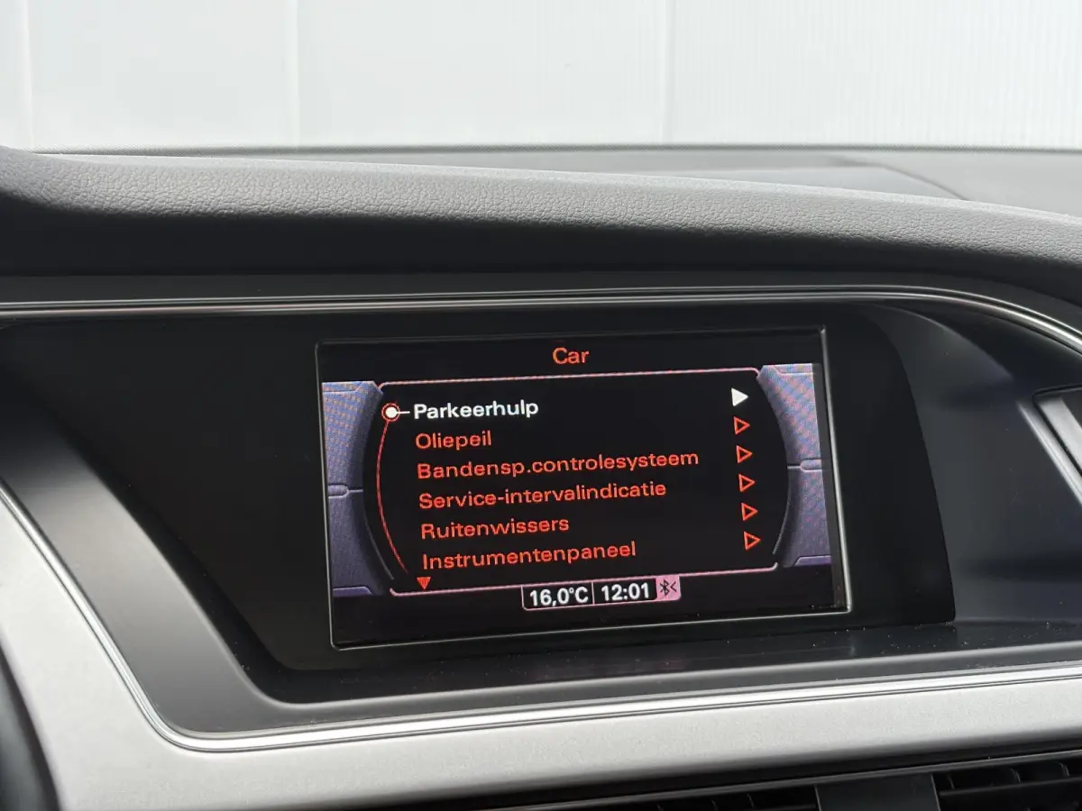 1.8 TFSI Business Edition / Trekhaak Geremd 1.500 kg / Navigatie / Cruise control / Airco / Bi-xenon koplampen / | Bi-xenon koplampen | Cruise control | Lendesteunen (verstelbaar)