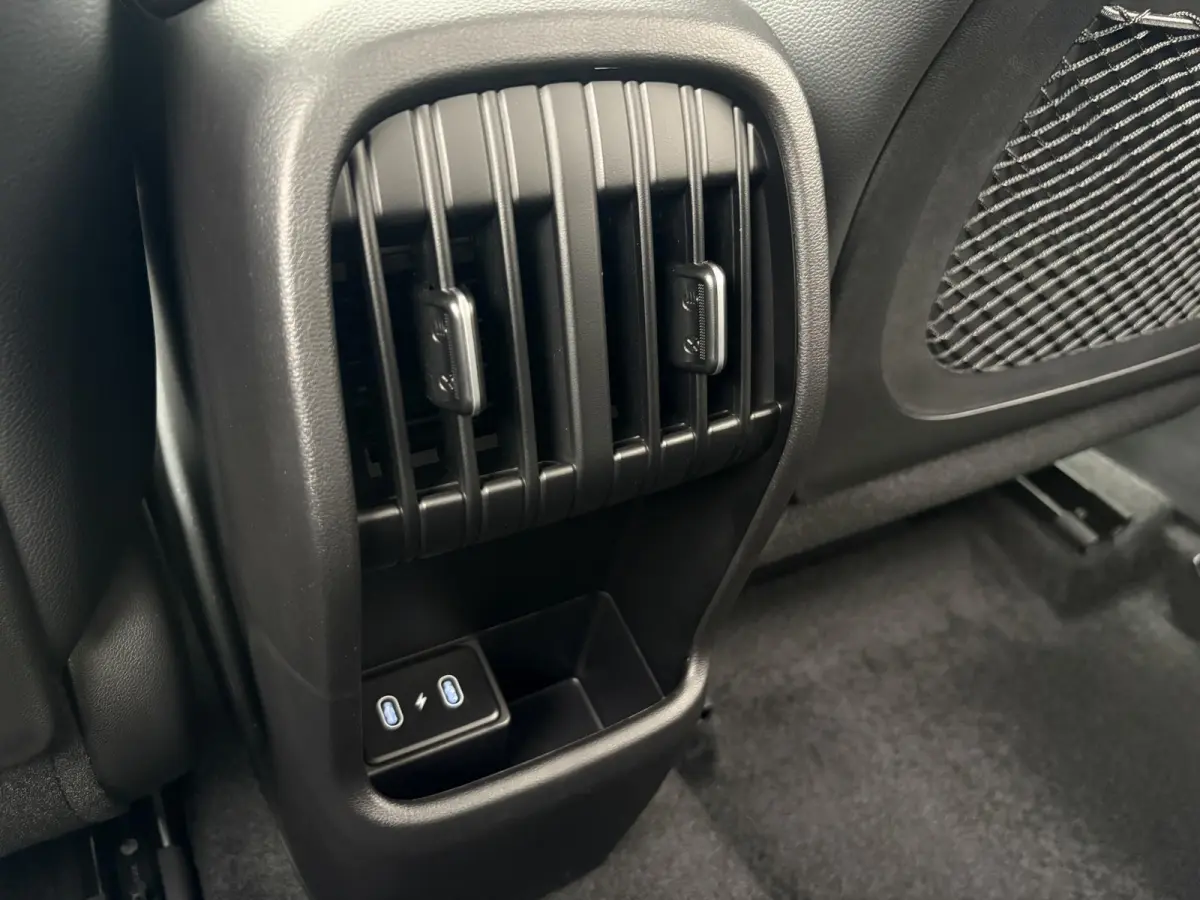 1.6 GDI HEV Comfort Plus / Stoelverwarming voor en achter / Stuurverwarming / Navigatie / Apple Carplay/Android Auto / Stof/Lederen bekleding / Climate Control / Cruis Control Adaptief /