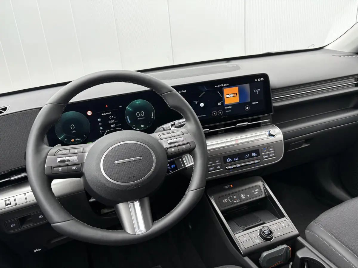 1.6 GDI HEV Comfort Plus / Stoelverwarming voor en achter / Stuurverwarming / Navigatie / Apple Carplay/Android Auto / Stof/Lederen bekleding / Climate Control / Cruis Control Adaptief /