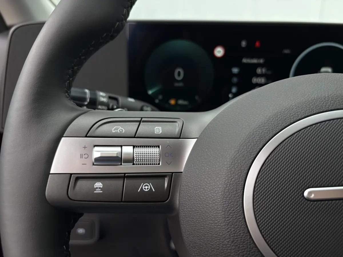 1.6 GDI HEV Comfort Plus / Stoelverwarming voor en achter / Stuurverwarming / Navigatie / Apple Carplay/Android Auto / Stof/Lederen bekleding / Climate Control / Cruis Control Adaptief /