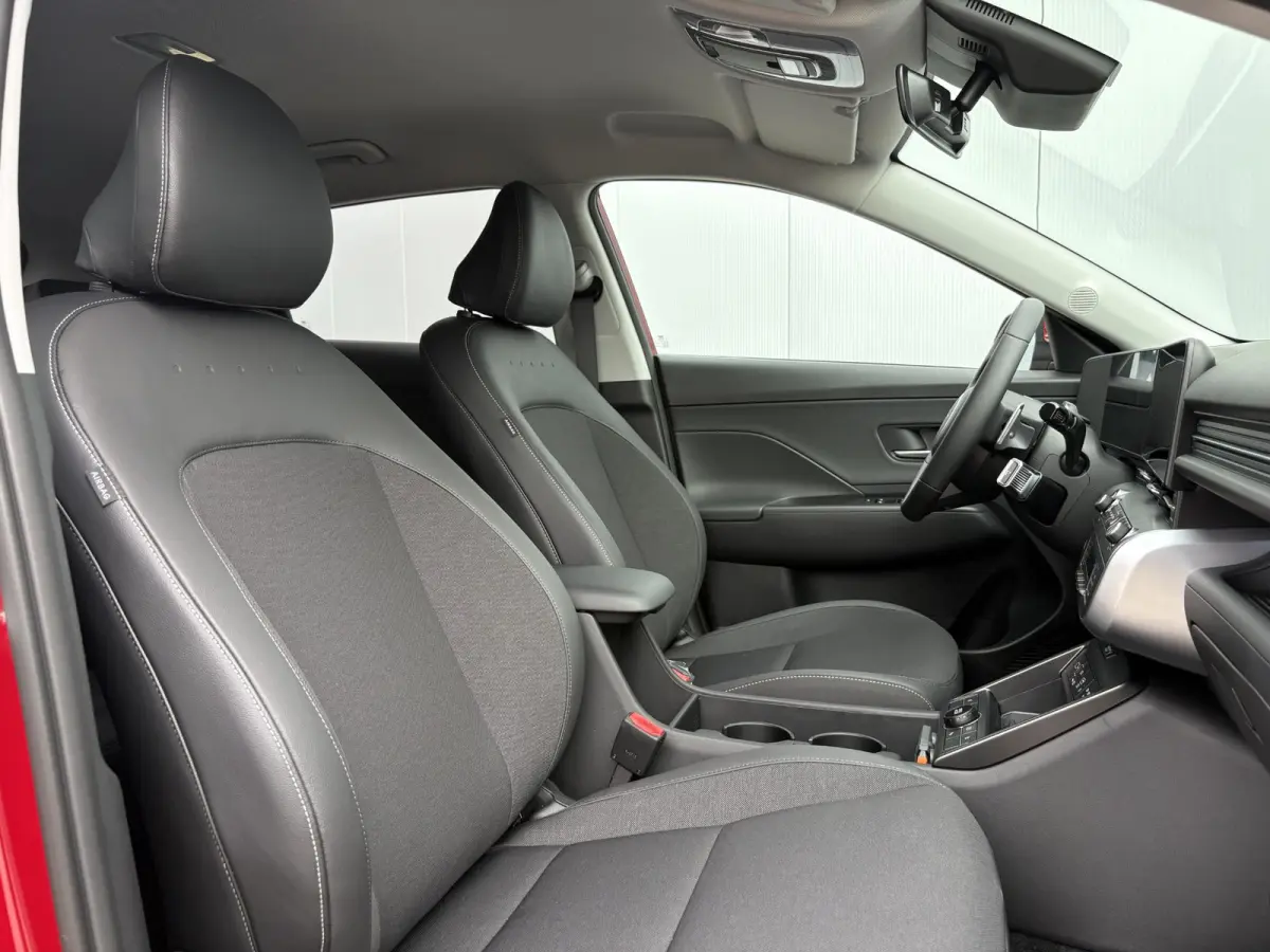 1.6 GDI HEV Comfort Plus / Stoelverwarming voor en achter / Stuurverwarming / Navigatie / Apple Carplay/Android Auto / Stof/Lederen bekleding / Climate Control / Cruis Control Adaptief /