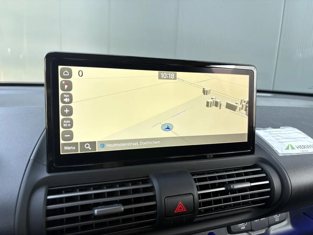 Evolve 49 kWh | Apple Carplay/Android Auto | Autonomous Emergency Braking | Buttercream Yellow