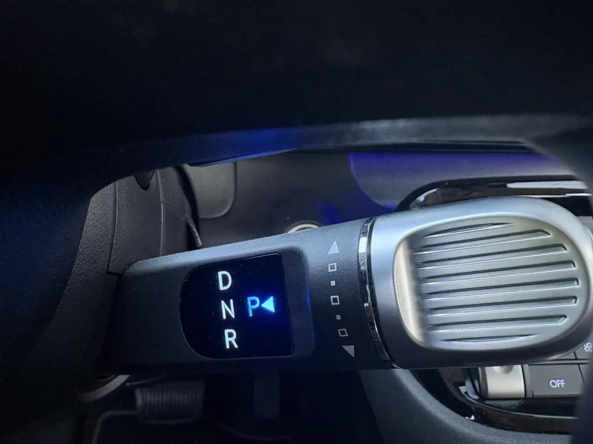 Evolve 49 kWh | Apple Carplay/Android Auto | Autonomous Emergency Braking | Buttercream Yellow