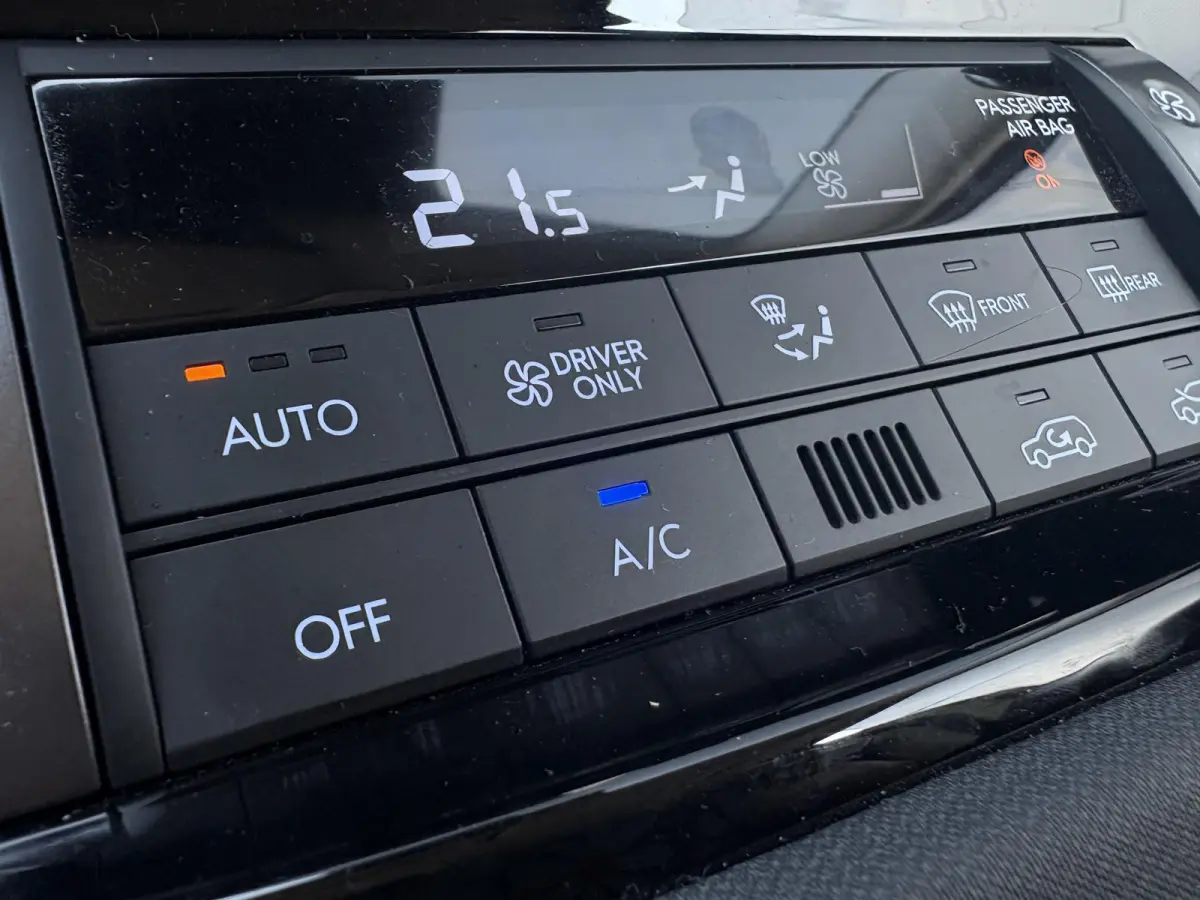 Evolve 49 kWh | Apple Carplay/Android Auto | Autonomous Emergency Braking | Buttercream Yellow