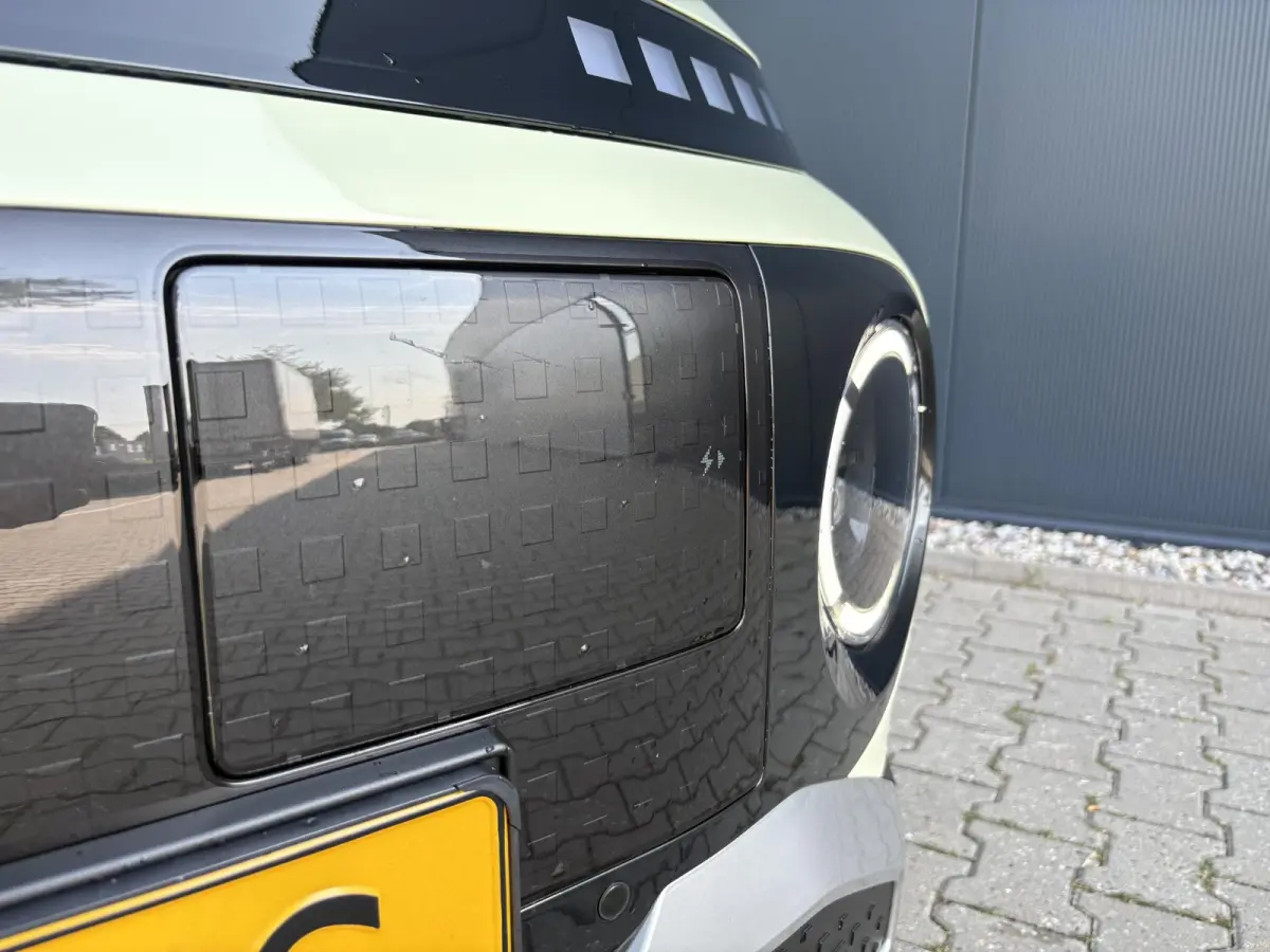 Evolve 49 kWh | Apple Carplay/Android Auto | Autonomous Emergency Braking | Buttercream Yellow
