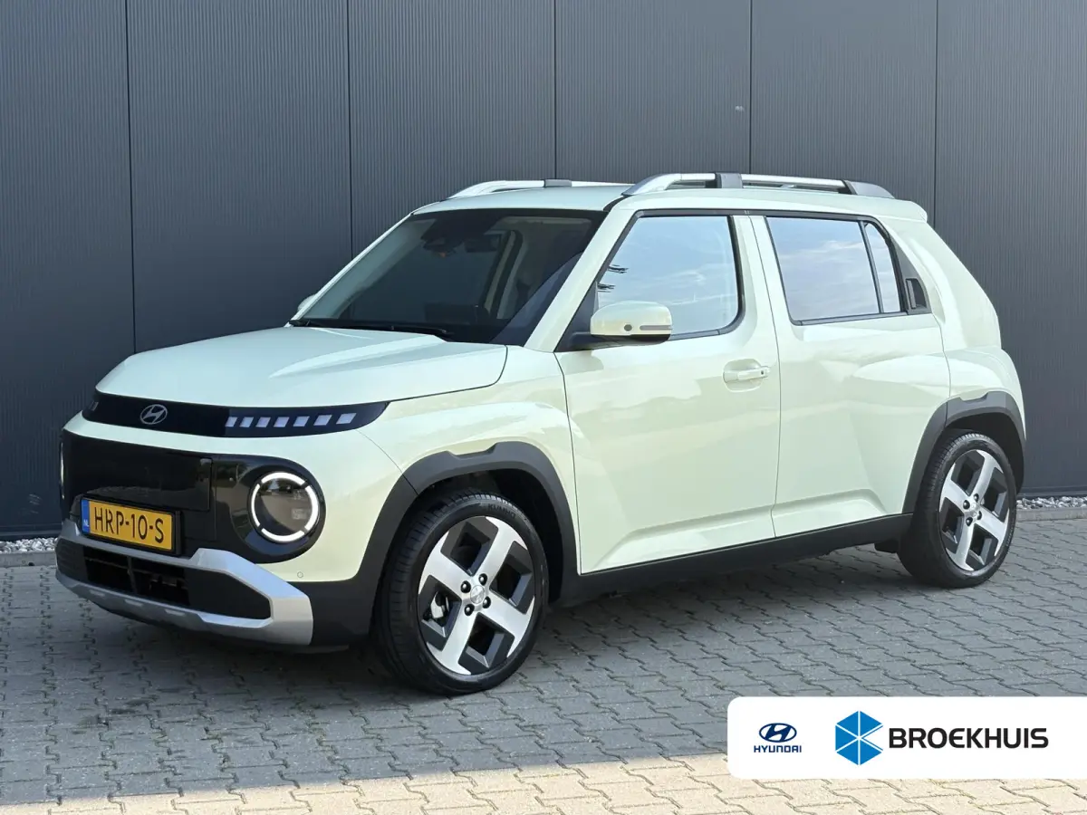 Evolve 49 kWh | Apple Carplay/Android Auto | Autonomous Emergency Braking | Buttercream Yellow