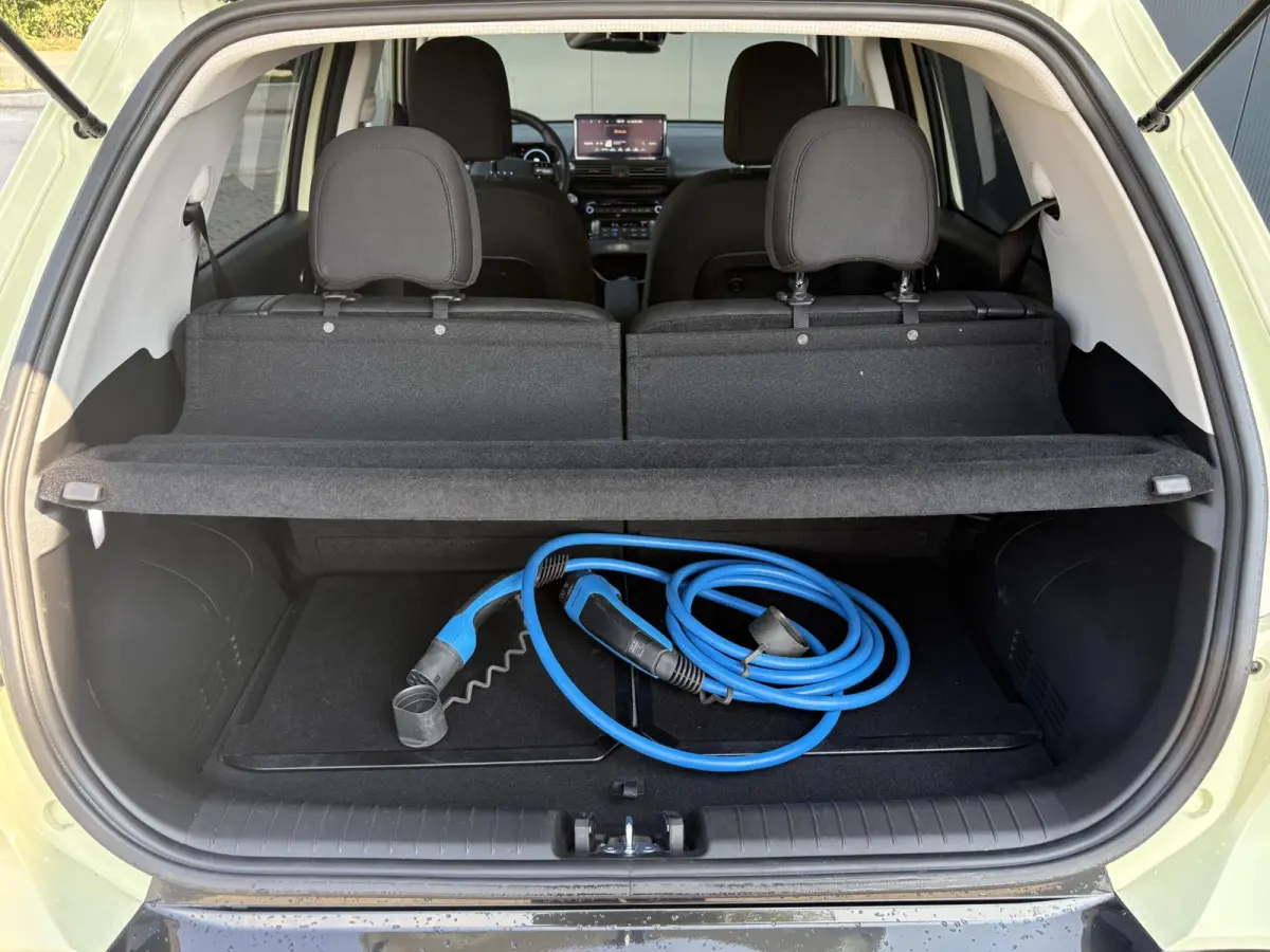 Evolve 49 kWh | Apple Carplay/Android Auto | Autonomous Emergency Braking | Buttercream Yellow