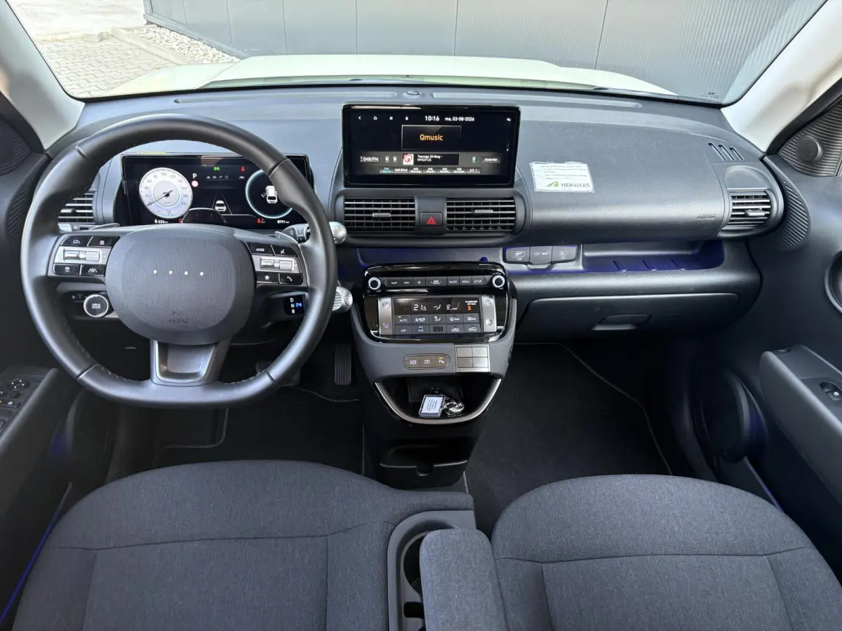 Evolve 49 kWh | Apple Carplay/Android Auto | Autonomous Emergency Braking | Buttercream Yellow