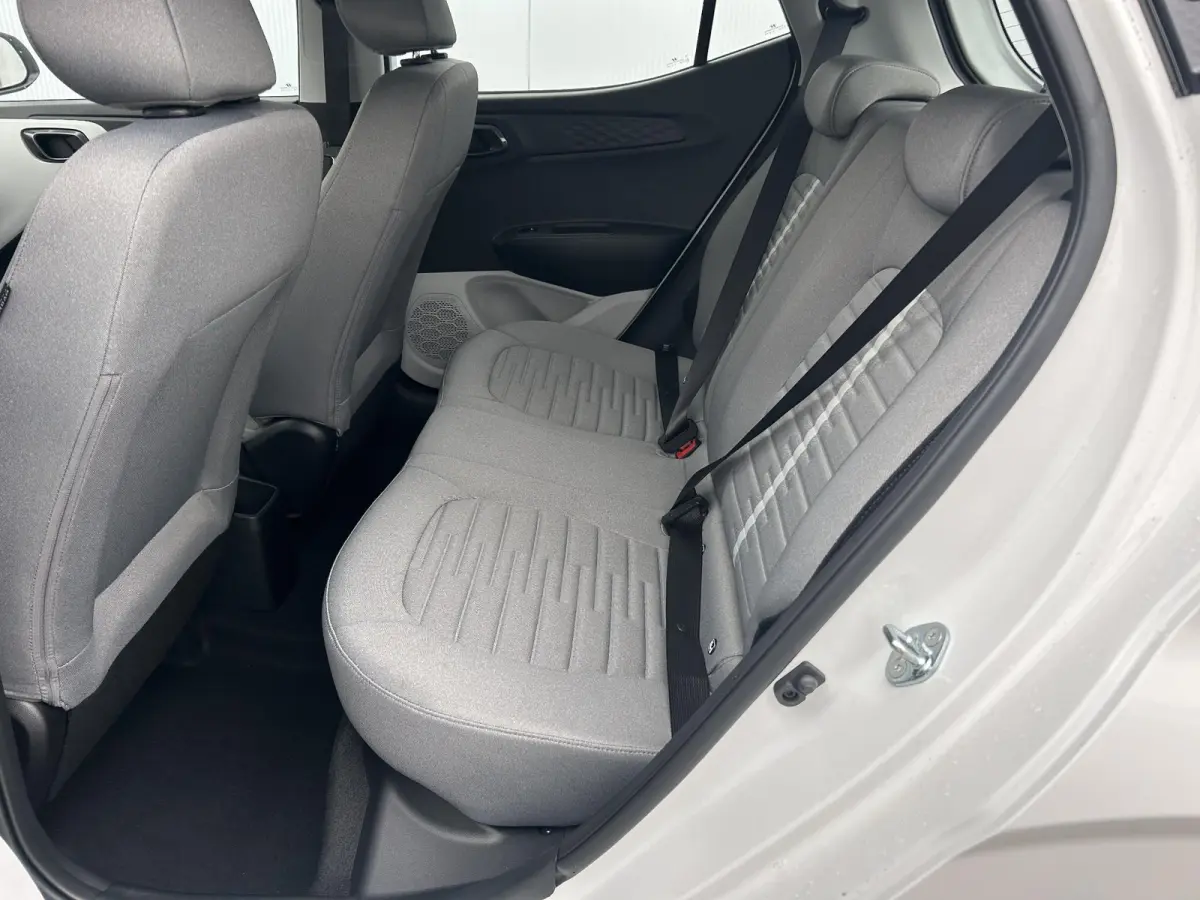 1.0 Premium / Navigatie / Cruise Control /