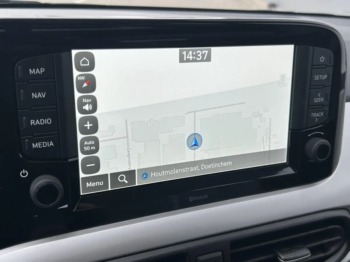 1.0 Premium / Navigatie / Cruise Control /