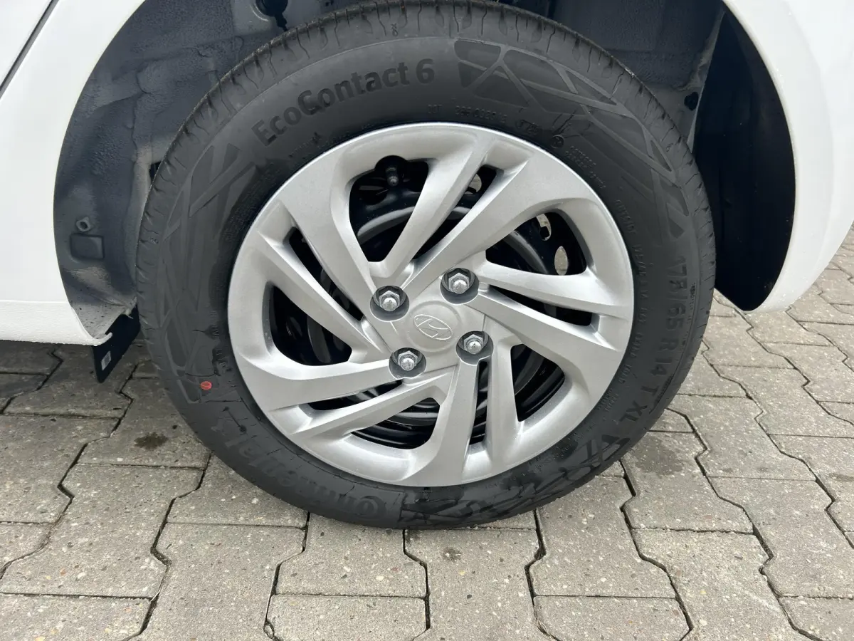 1.0 Premium / Navigatie / Cruise Control /