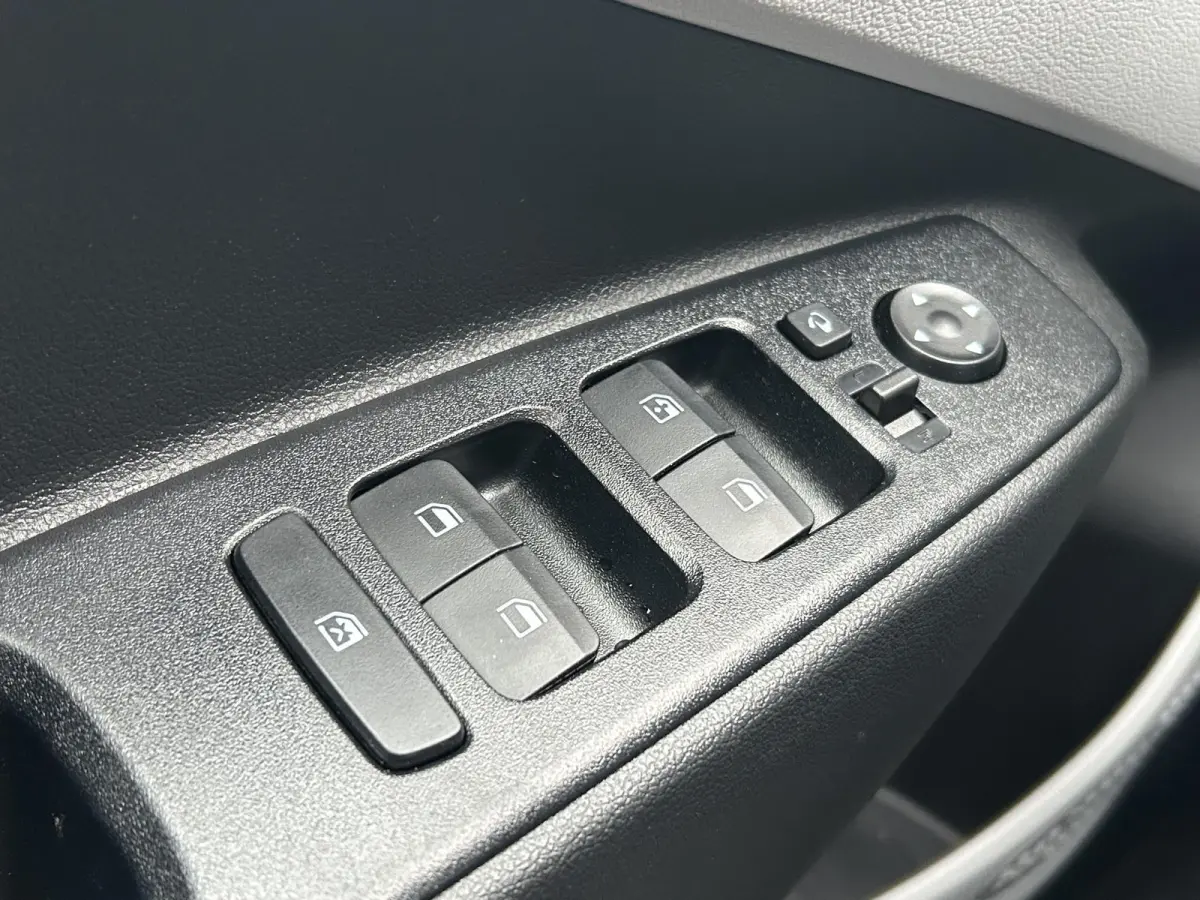 1.0 Premium / Navigatie / Cruise Control /