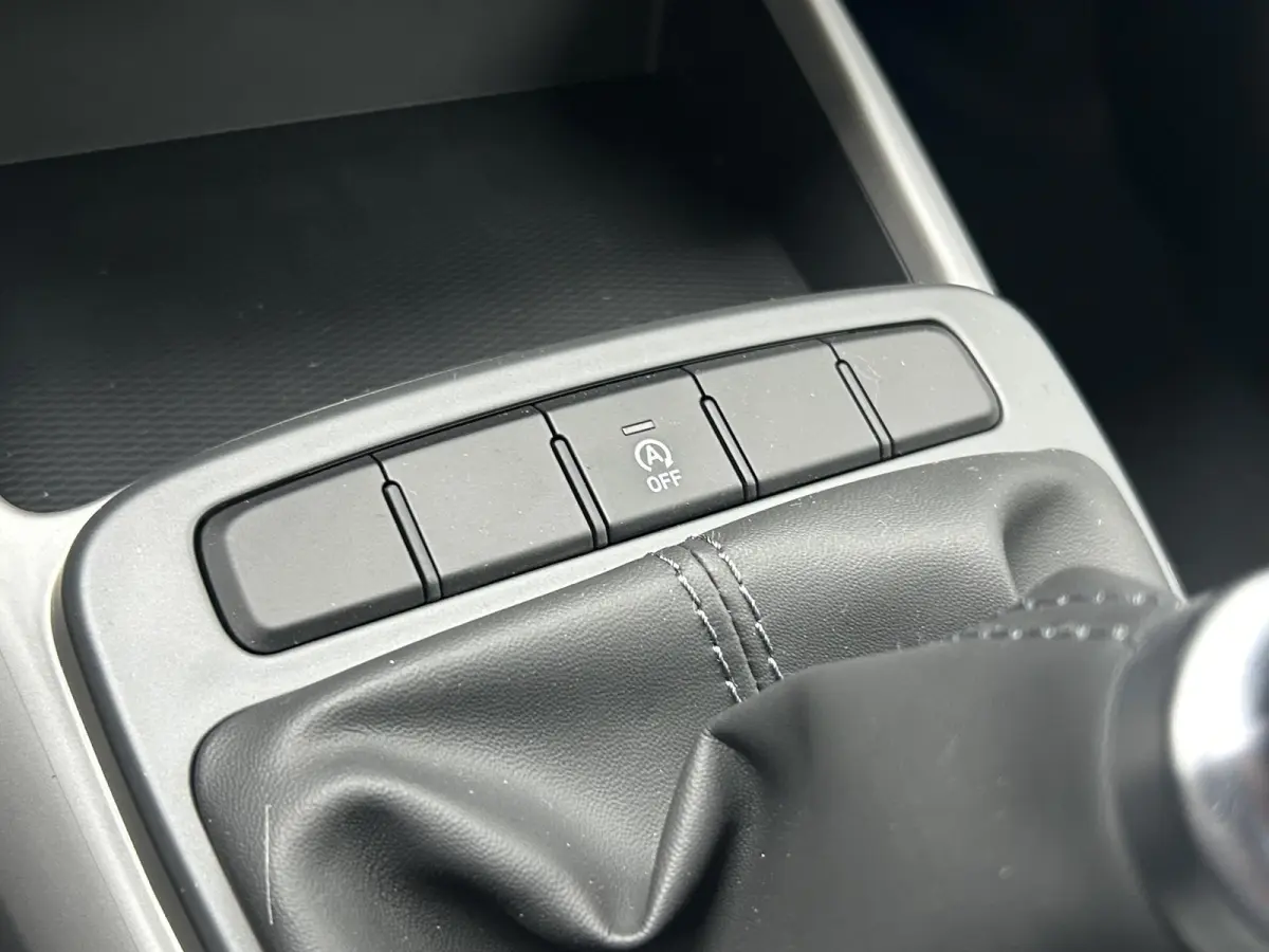 1.0 Premium / Navigatie / Cruise Control /