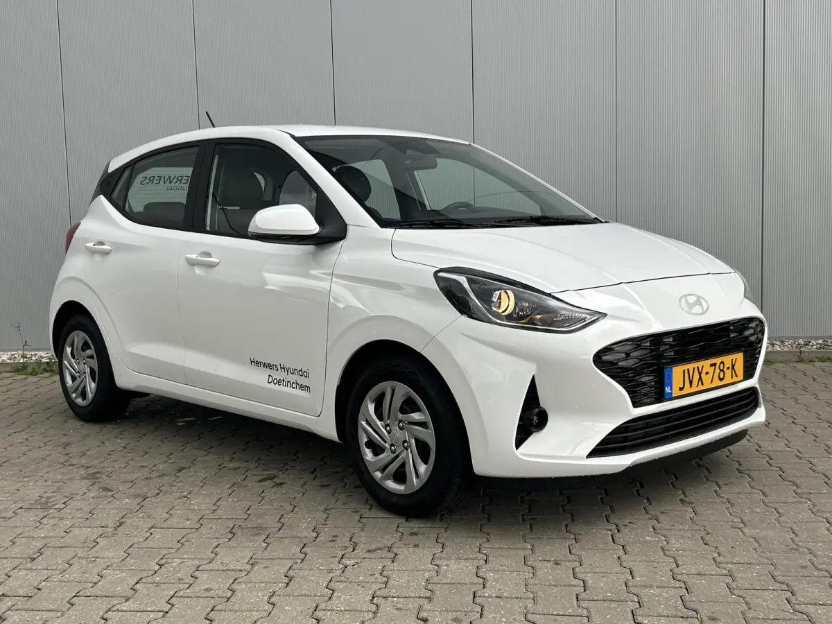 1.0 Premium / Navigatie / Cruise Control /