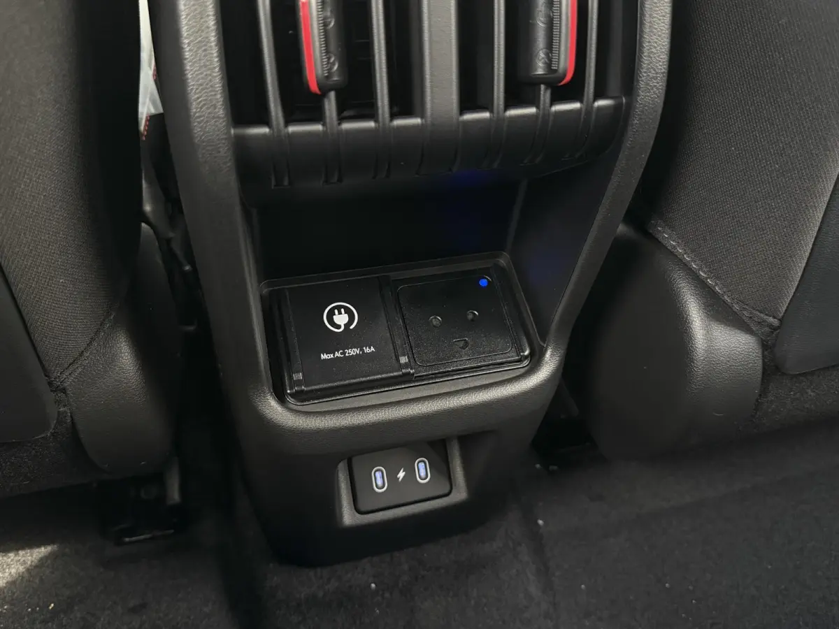 N Line Business 64.8 kWh / Navigatie / Cruise Control Adaptief / Blind Spot Warning / Bose Sound System / Airco Automatisch /