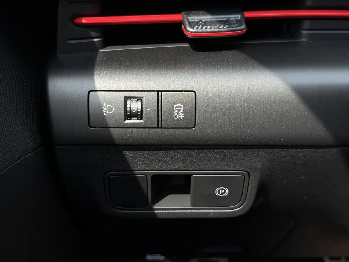 N Line Business 64.8 kWh / Navigatie / Cruise Control Adaptief / Blind Spot Warning / Bose Sound System / Airco Automatisch /