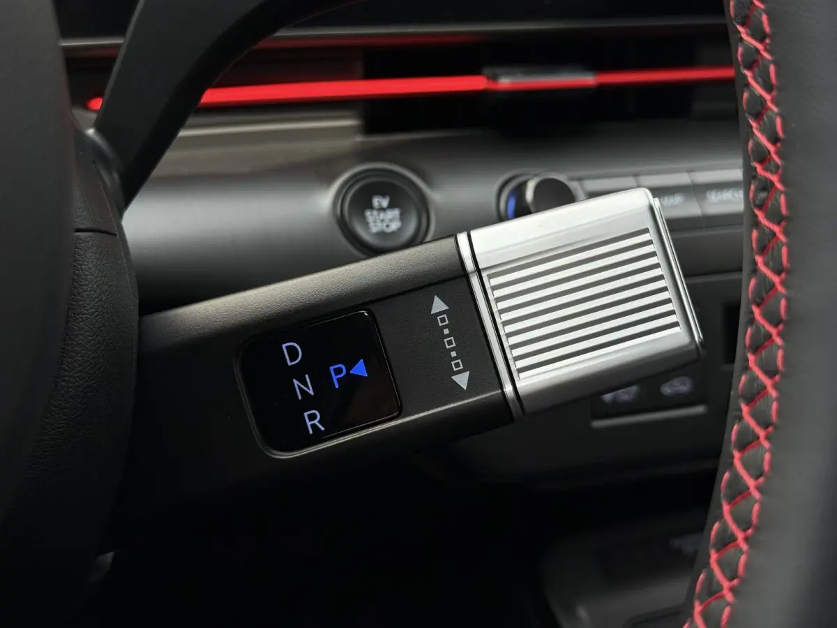 N Line Business 64.8 kWh / Navigatie / Cruise Control Adaptief / Blind Spot Warning / Bose Sound System / Airco Automatisch /