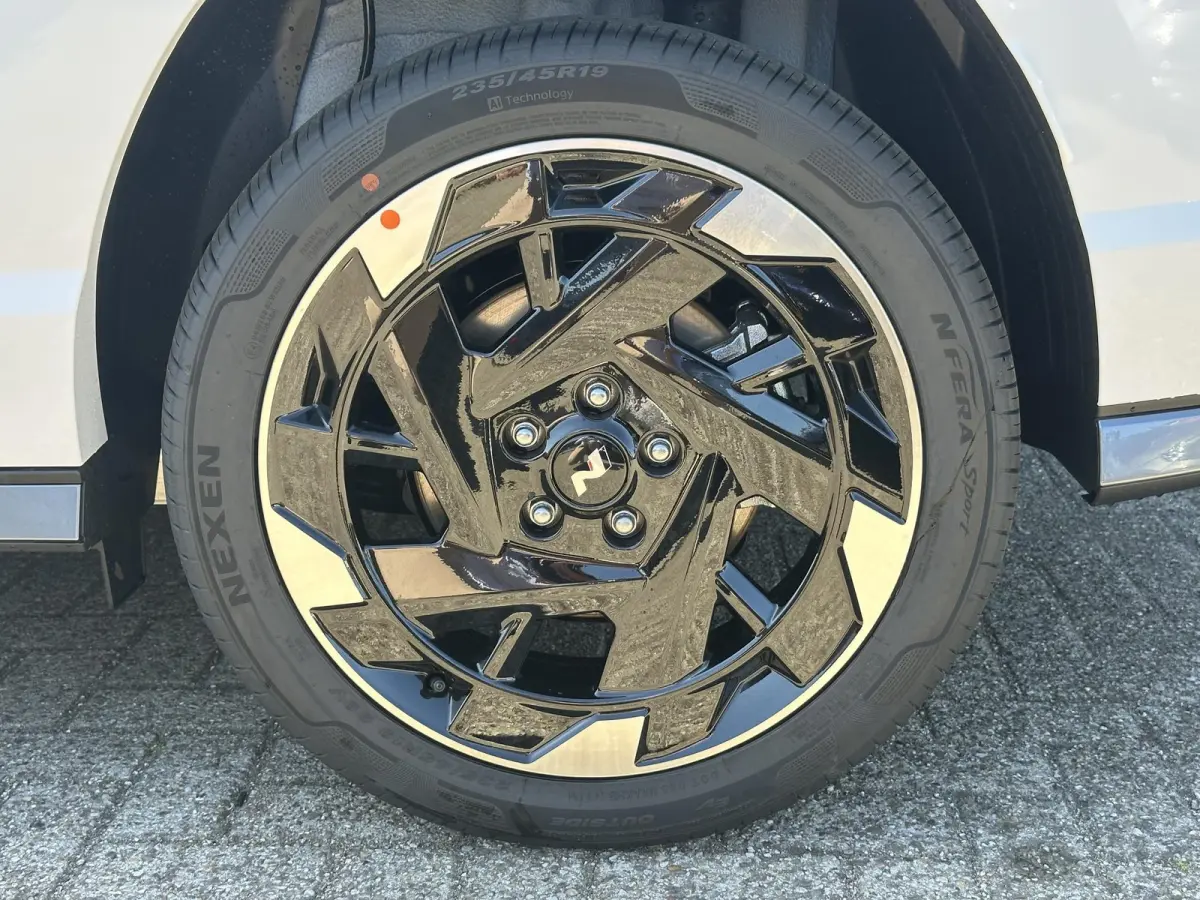 N Line Business 64.8 kWh / Navigatie / Cruise Control Adaptief / Blind Spot Warning / Bose Sound System / Airco Automatisch /