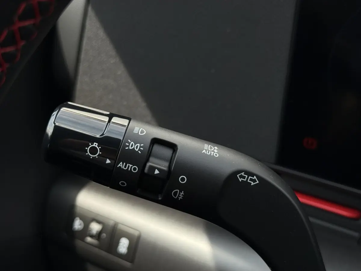 N Line Business 64.8 kWh / Navigatie / Cruise Control Adaptief / Blind Spot Warning / Bose Sound System / Airco Automatisch /