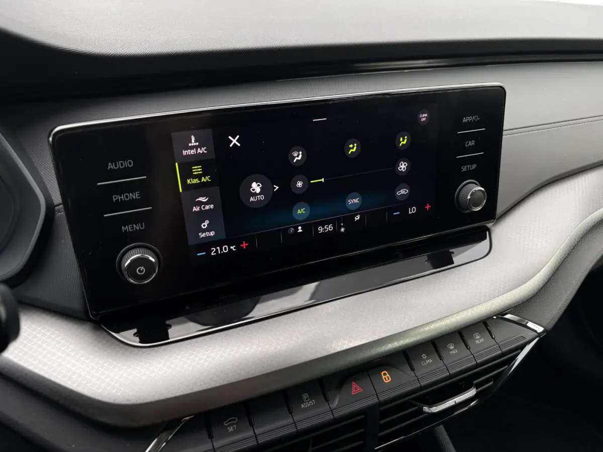 1.5 e-TSI Sport Business | All-season banden | Trekhaak 1300 kg geremd | Apple Carplay/Android Auto | Navigatie via carplay | Cruise control | Volledig Dealer onderhouden |
