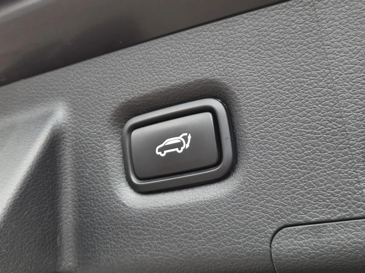 1.6 T-GDI PHEV Premium Sky / SOH 100% / Dealer onderhouden / Glazen schuif- en kanteldak / Head Up Display / Trekgewicht 1350 kg / Elektrische achterklep / Stuur- Stoel & Achterbank verwarmi