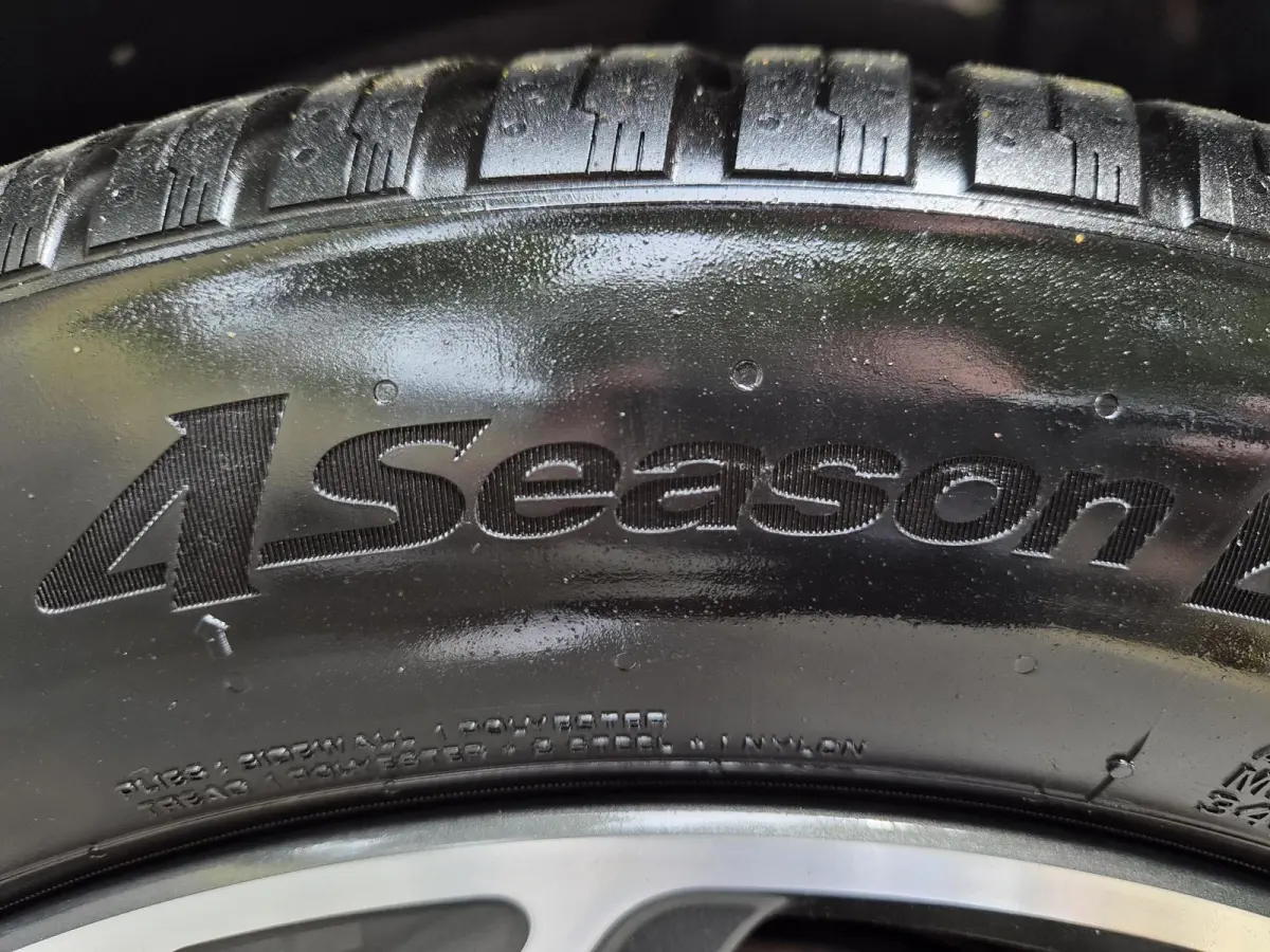 1.0 T-GDi MHEV Comfort / Fabrieksgarantie tot 07-2029 / Dealer onderhouden / All season banden / Stuur- & Stoelverwarming / Adaptief cruise control / Achteruitrijcamera / Keyless Entry/Start