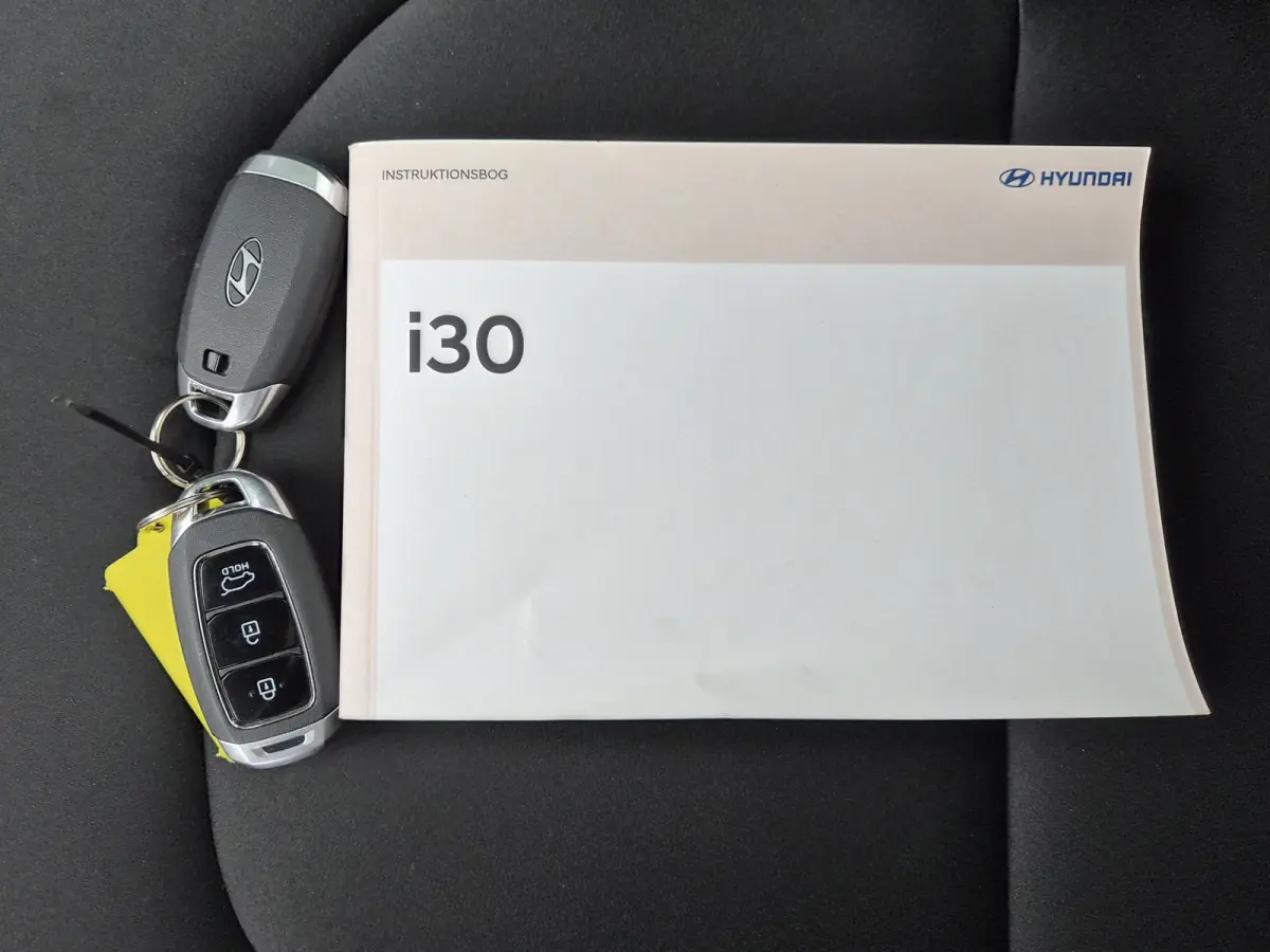 1.0 T-GDi MHEV Comfort / Fabrieksgarantie tot 07-2029 / Dealer onderhouden / All season banden / Stuur- & Stoelverwarming / Adaptief cruise control / Achteruitrijcamera / Keyless Entry/Start