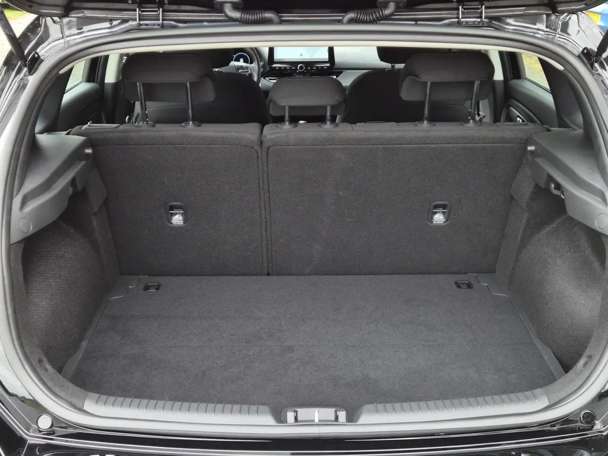 1.0 T-GDi MHEV Comfort / Fabrieksgarantie tot 07-2029 / Dealer onderhouden / All season banden / Stuur- & Stoelverwarming / Adaptief cruise control / Achteruitrijcamera / Keyless Entry/Start