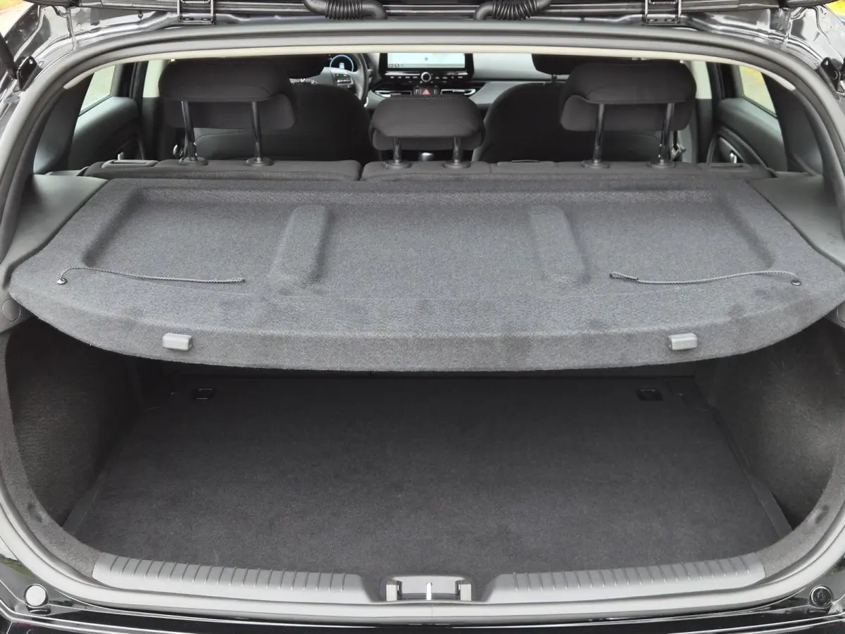 1.0 T-GDi MHEV Comfort / Fabrieksgarantie tot 07-2029 / Dealer onderhouden / All season banden / Stuur- & Stoelverwarming / Adaptief cruise control / Achteruitrijcamera / Keyless Entry/Start