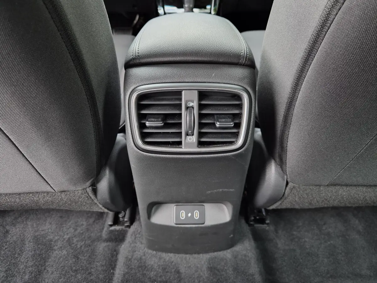 1.0 T-GDi MHEV Comfort / Fabrieksgarantie tot 07-2029 / Dealer onderhouden / All season banden / Stuur- & Stoelverwarming / Adaptief cruise control / Achteruitrijcamera / Keyless Entry/Start