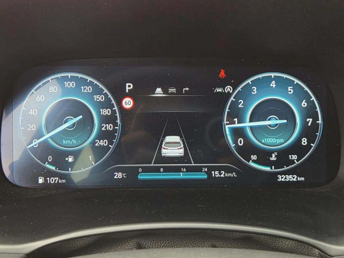 1.0 T-GDi MHEV Comfort / Fabrieksgarantie tot 07-2029 / Dealer onderhouden / All season banden / Stuur- & Stoelverwarming / Adaptief cruise control / Achteruitrijcamera / Keyless Entry/Start