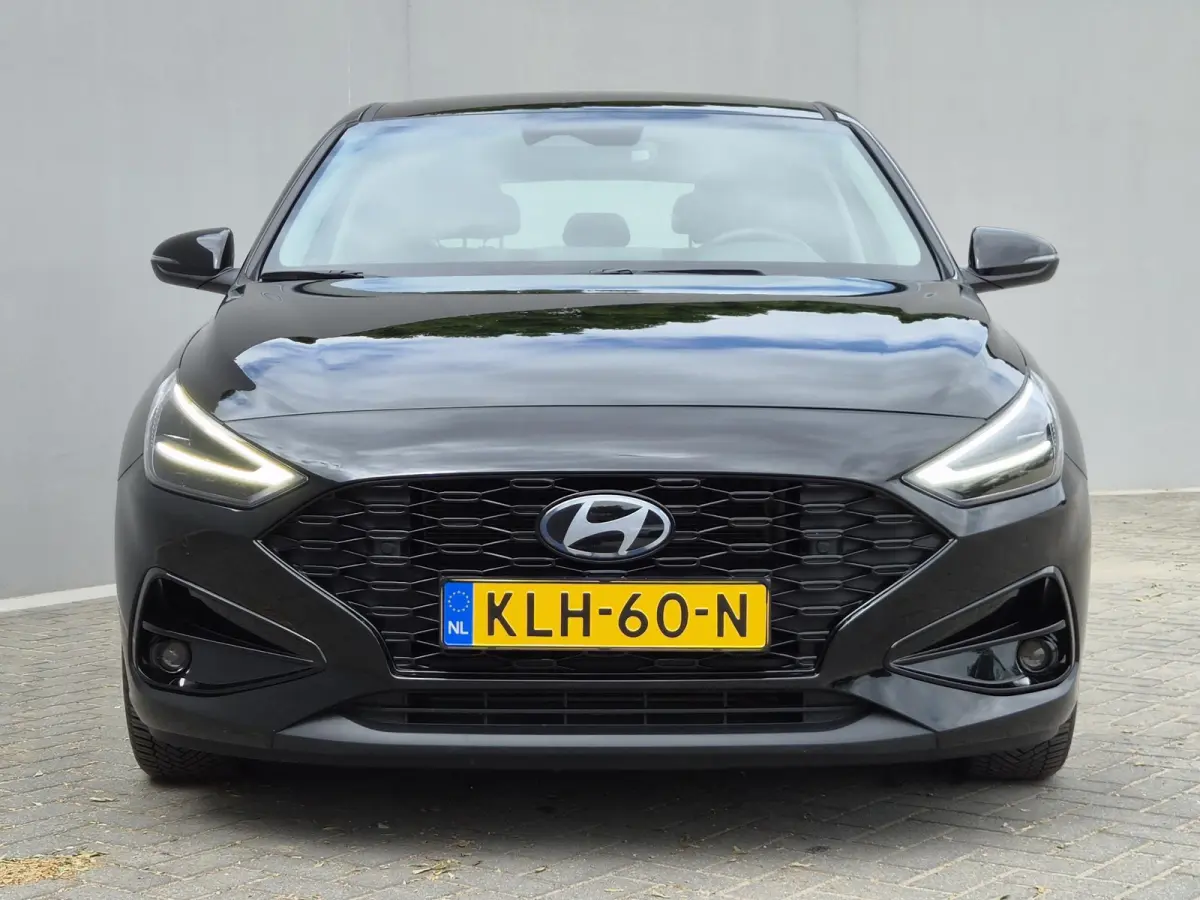 1.0 T-GDi MHEV Comfort / Fabrieksgarantie tot 07-2029 / Dealer onderhouden / All season banden / Stuur- & Stoelverwarming / Adaptief cruise control / Achteruitrijcamera / Keyless Entry/Start
