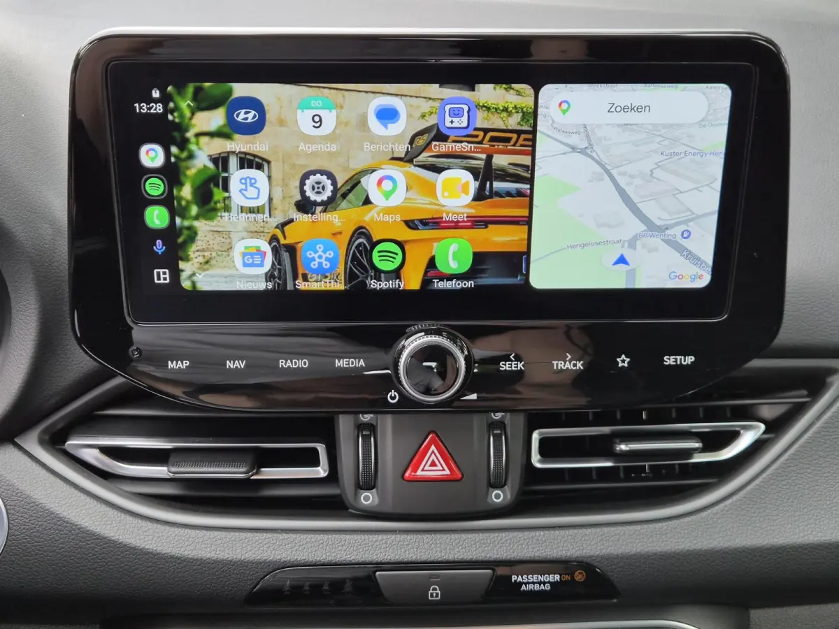 1.0 T-GDi MHEV Comfort / Fabrieksgarantie tot 07-2029 / Dealer onderhouden / All season banden / Stuur- & Stoelverwarming / Adaptief cruise control / Achteruitrijcamera / Keyless Entry/Start