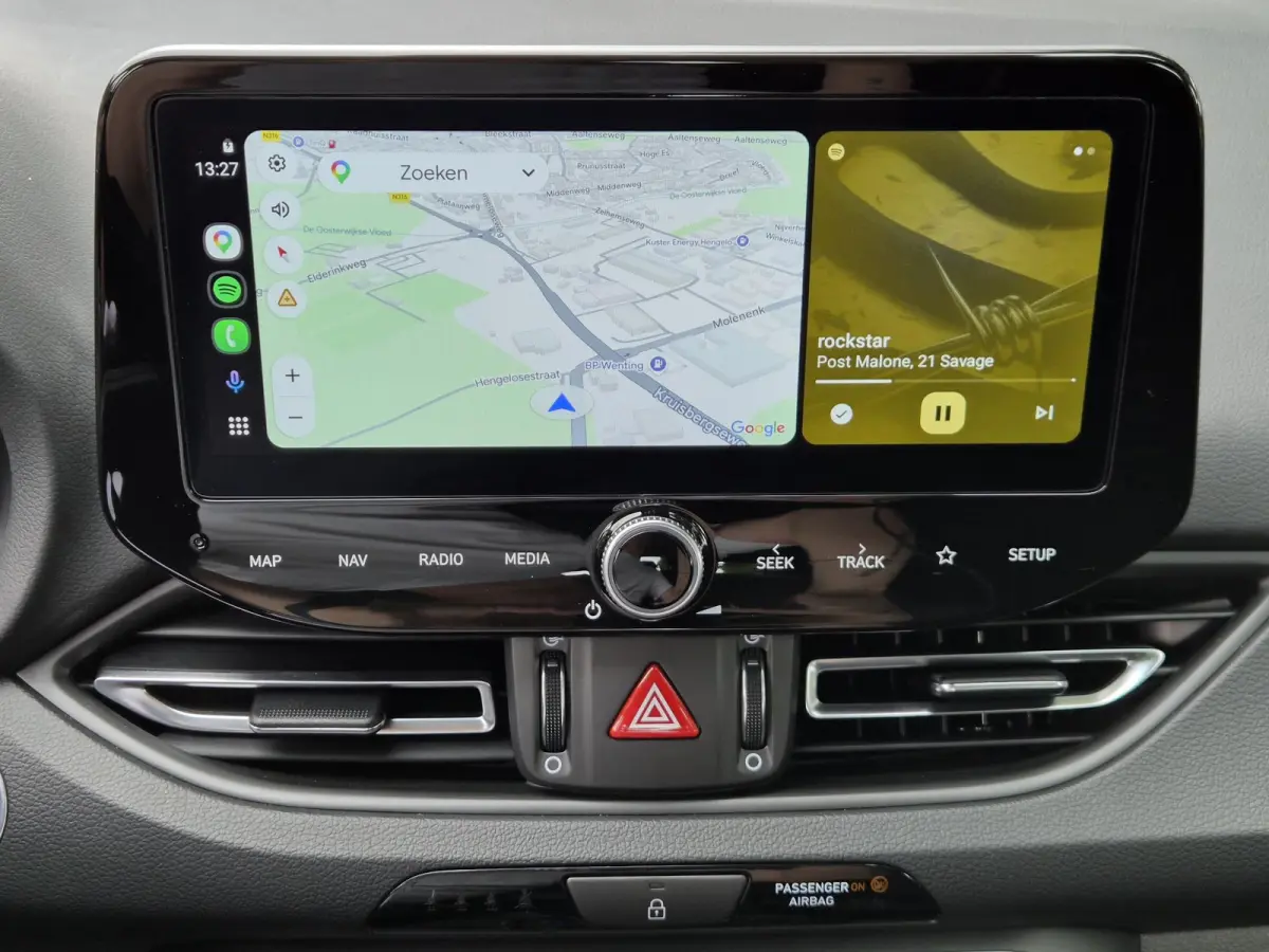 1.0 T-GDi MHEV Comfort / Fabrieksgarantie tot 07-2029 / Dealer onderhouden / All season banden / Stuur- & Stoelverwarming / Adaptief cruise control / Achteruitrijcamera / Keyless Entry/Start