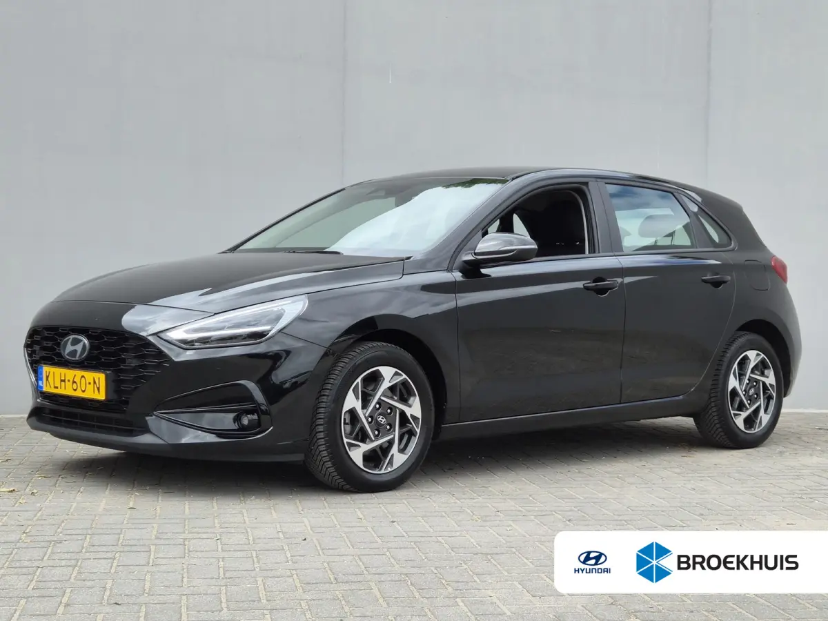 1.0 T-GDi MHEV Comfort / Fabrieksgarantie tot 07-2029 / Dealer onderhouden / All season banden / Stuur- & Stoelverwarming / Adaptief cruise control / Achteruitrijcamera / Keyless Entry/Start