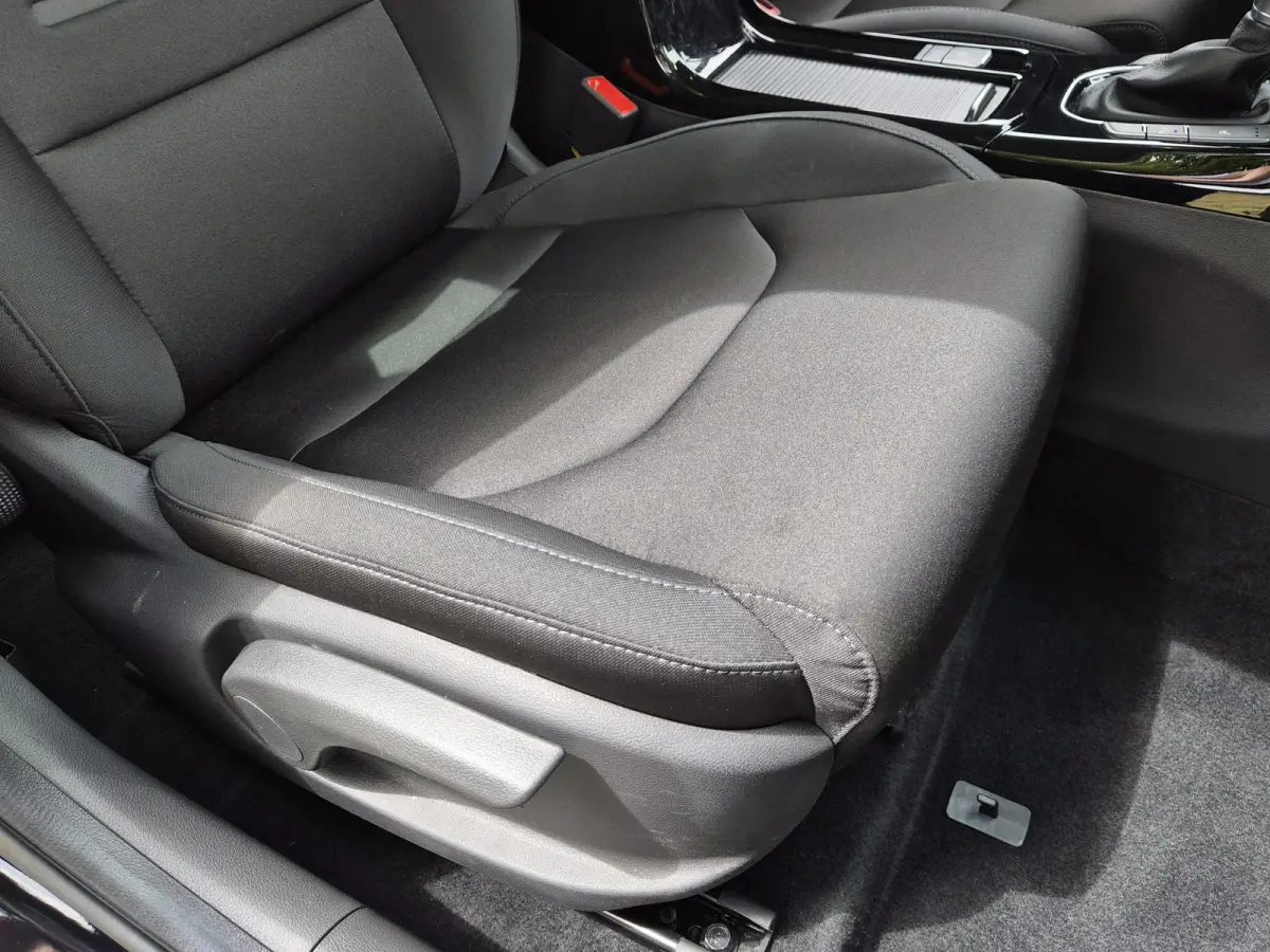 1.0 T-GDi MHEV Comfort / Fabrieksgarantie tot 07-2029 / Dealer onderhouden / All season banden / Stuur- & Stoelverwarming / Adaptief cruise control / Achteruitrijcamera / Keyless Entry/Start