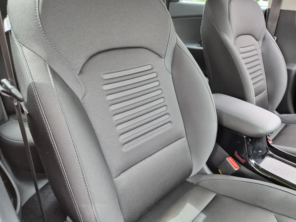1.0 T-GDi MHEV Comfort / Fabrieksgarantie tot 07-2029 / Dealer onderhouden / All season banden / Stuur- & Stoelverwarming / Adaptief cruise control / Achteruitrijcamera / Keyless Entry/Start