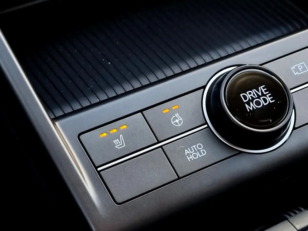 Comfort Smart 65.4 kWh / Navigatie / Cruise Control Adaptief / Climate Control / Achterklep Elektrisch / Stoel & Stuurwiel Verwarming Voorzijde /