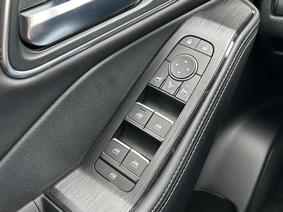 1.5 e-4orce Tekna 4WD 7p. / Trekhaak (1650KG Trekgewicht) / Lederen Bekleding / Cruise Control Adaptief / Elektrische Achterkep/ Airco /