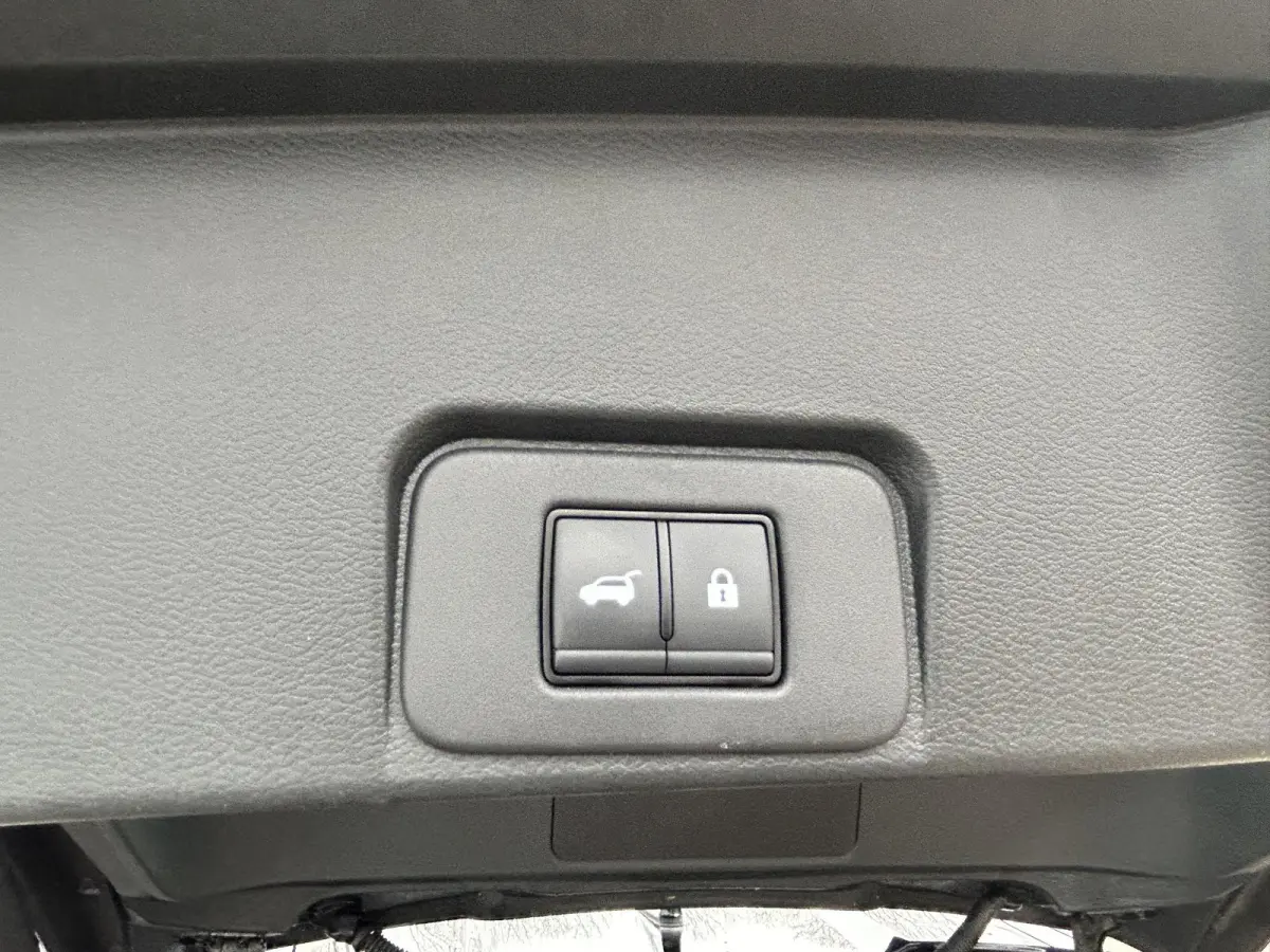 1.5 e-4orce Tekna 4WD 7p. / Trekhaak (1650KG Trekgewicht) / Lederen Bekleding / Cruise Control Adaptief / Elektrische Achterkep/ Airco /