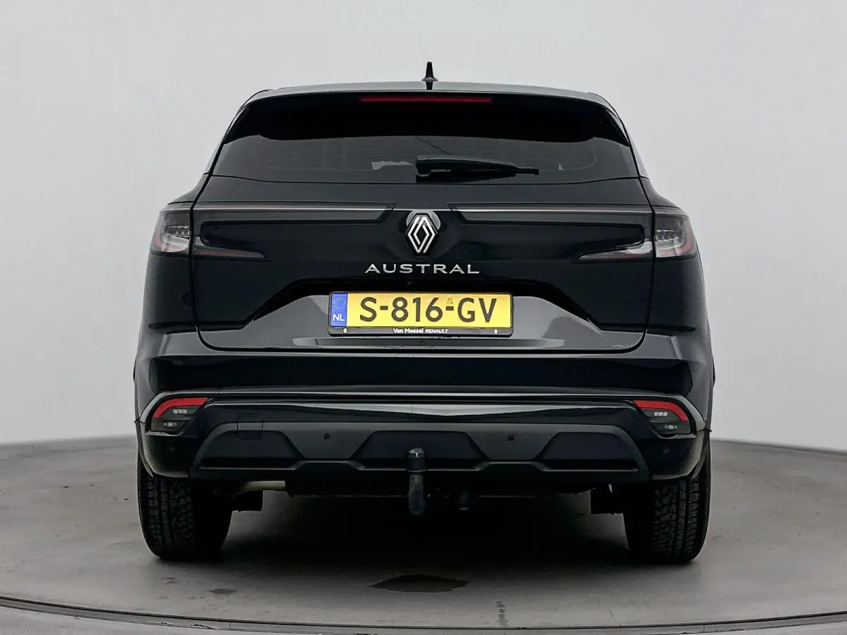 1.2 mild hybrid advanced 130Pk equilibre | Draadloze Carplay | Trekhaak Afneembaar | Parkeersensoren Voor & Achter | Achteruitrijcamera | Keyless Entry | Climate Control | Privacy Glass |
