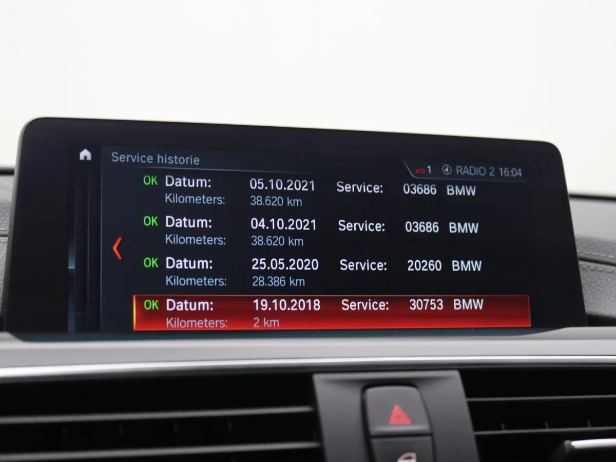 330i xDrive High Executive / 252PK / AWD / Navigatie / Parkeersensoren Voor & Achter / Elektrische achterklep / Stoelverwarming voor / LMV / Historie aanwezig / 1ste Eigenaar 5 jaar in NL / 