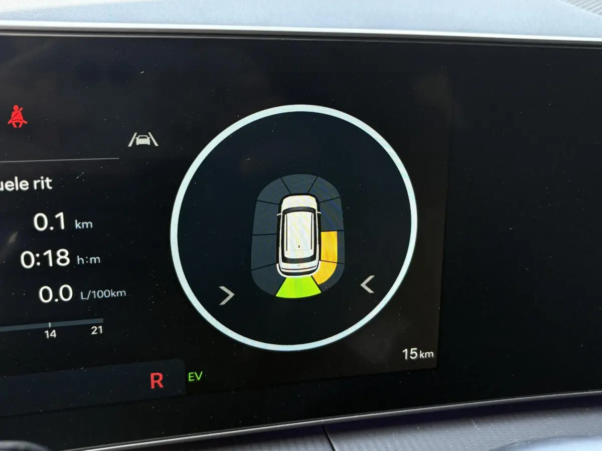 1.6 T-GDI PHEV Black Line 4WD 6p. / € 5000,- Voordeel / 6 Persoons / lichtmetalen velgen 5-spaaks 20" / Stoelverwarming voor/achter / Adaptieve Cruise Control / Dodehoek Camera / Navigatie