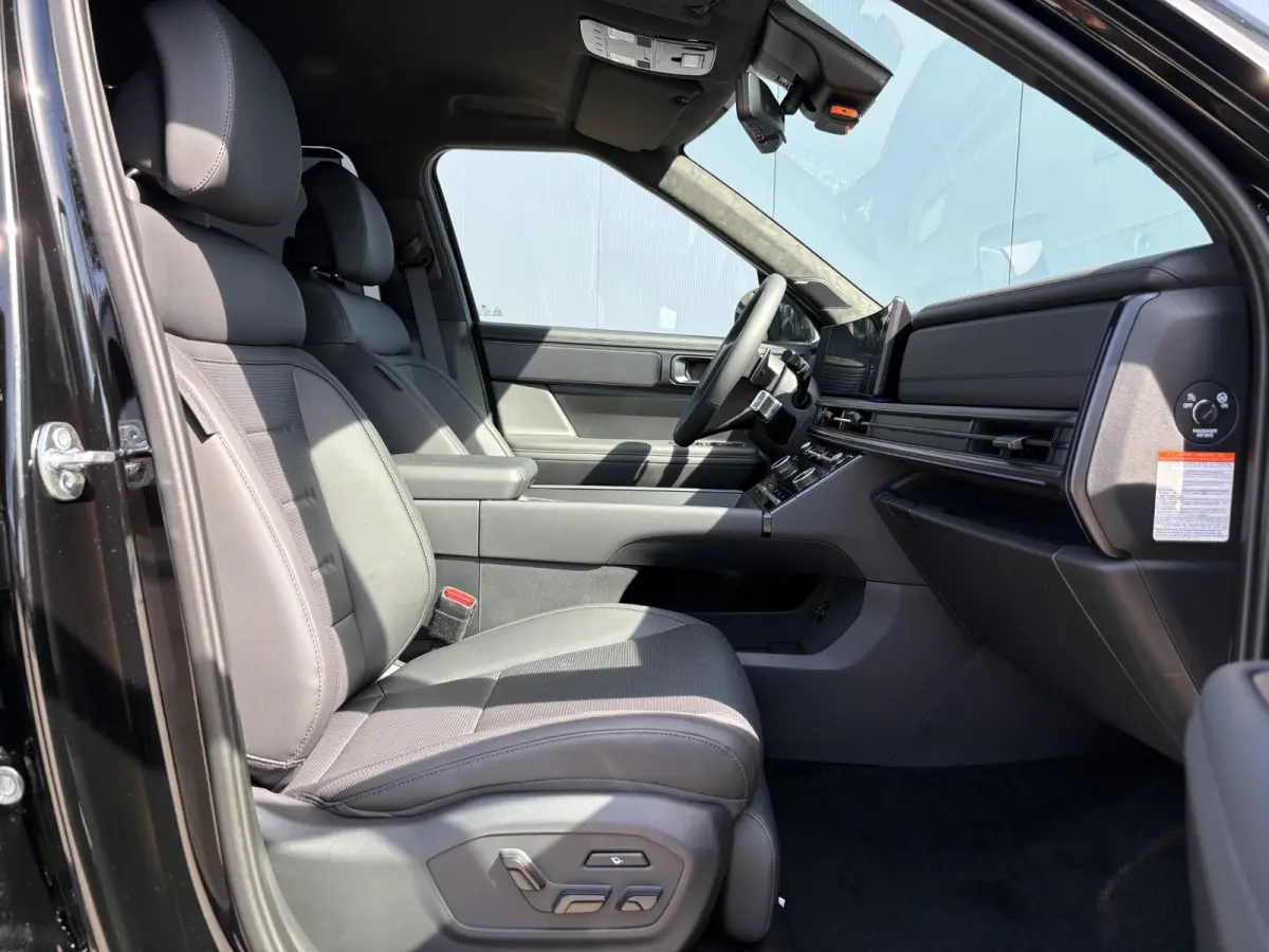 1.6 T-GDI PHEV Black Line 4WD 6p. / € 5000,- Voordeel / 6 Persoons / lichtmetalen velgen 5-spaaks 20" / Stoelverwarming voor/achter / Adaptieve Cruise Control / Dodehoek Camera / Navigatie