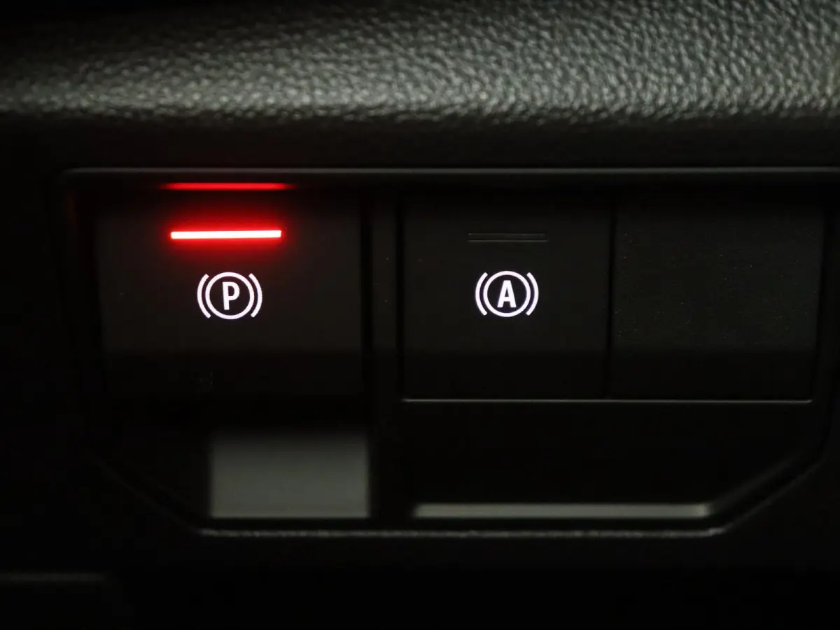 1.2 E-Tech full hybrid 200 techno | Pack around view camera | Pack Safety | Apple Carplay/Android  | cruise control adaptief | electronic climate control | lederen/stof bekleding | LED kopla